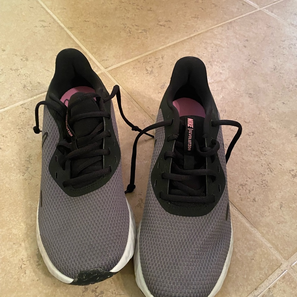 Nike shoes size 10
